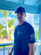 Load image into Gallery viewer, . T-Shirt "Honor" Police Flag